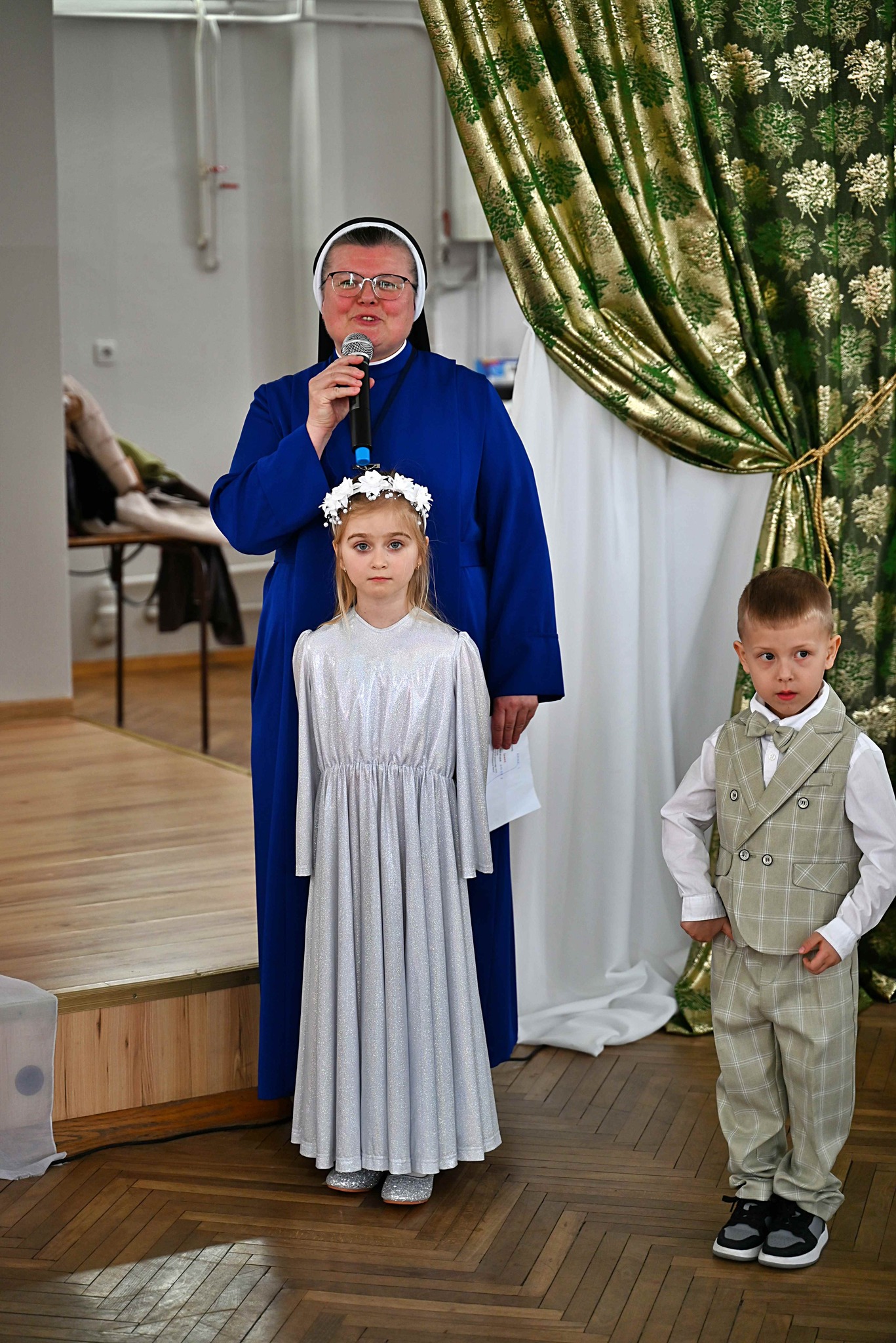 668988287 981796347746720 7727932875724980186 N