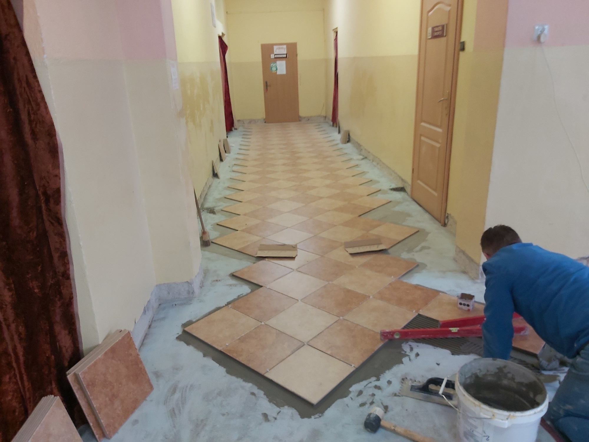 Remonty w szkołach podczas nauki zdalnej