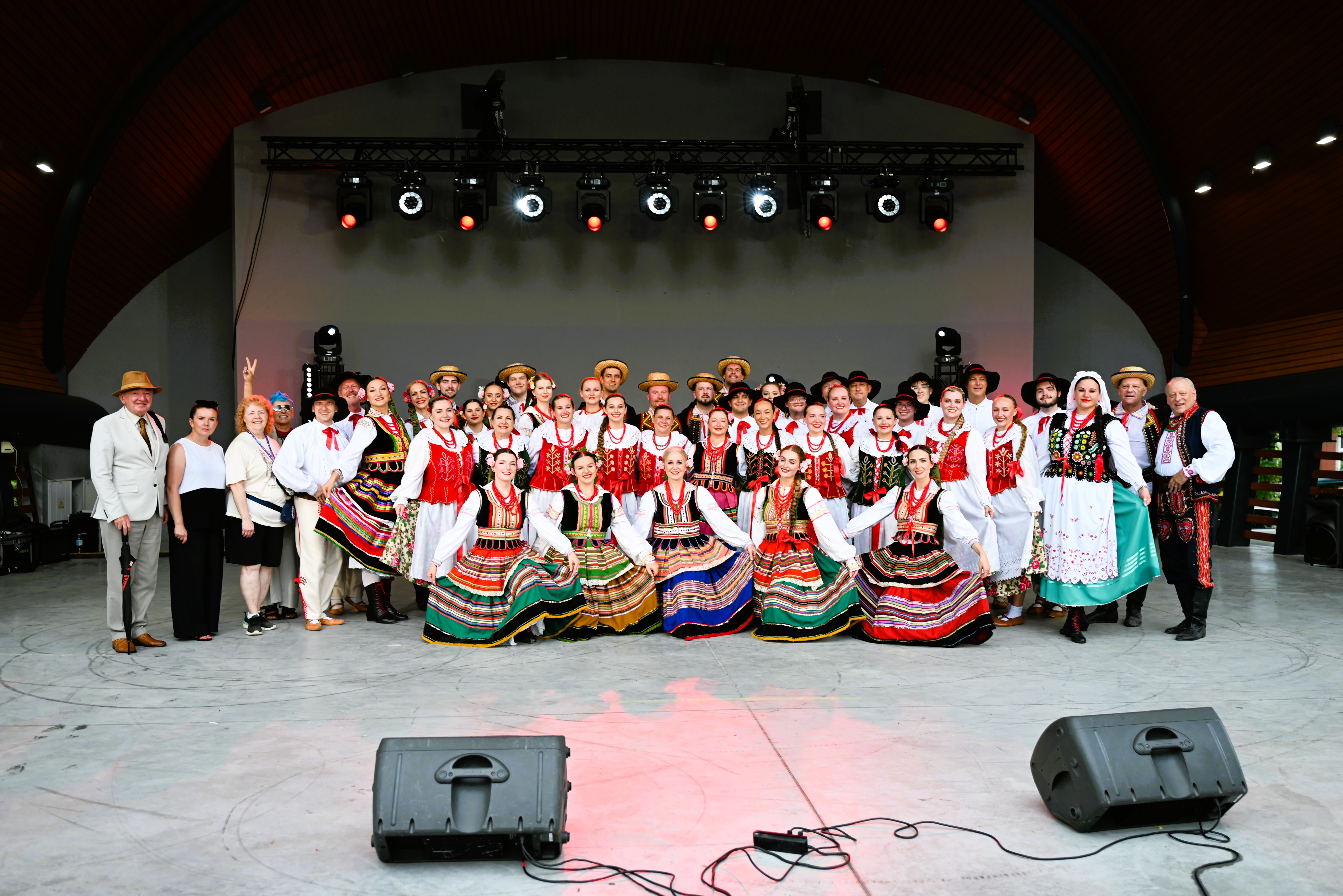 Brzozów rozbrzmiał polskim folklorem podczas XX Światowego Festiwalu …