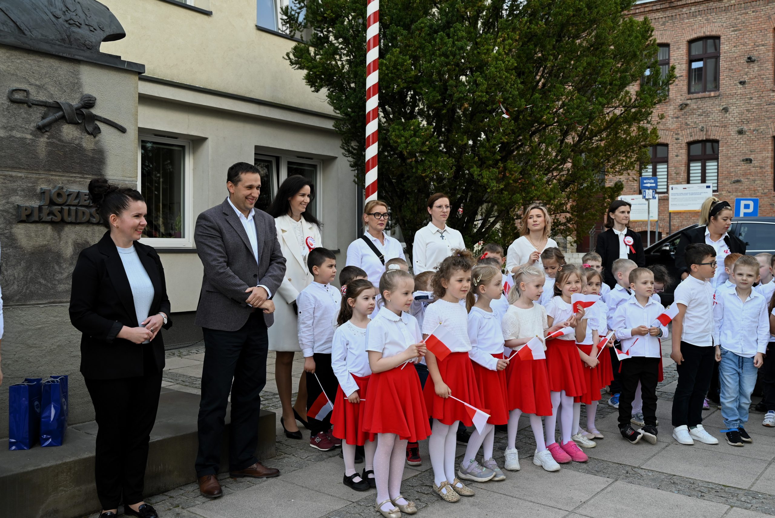 Witaj, majowa jutrzenko…