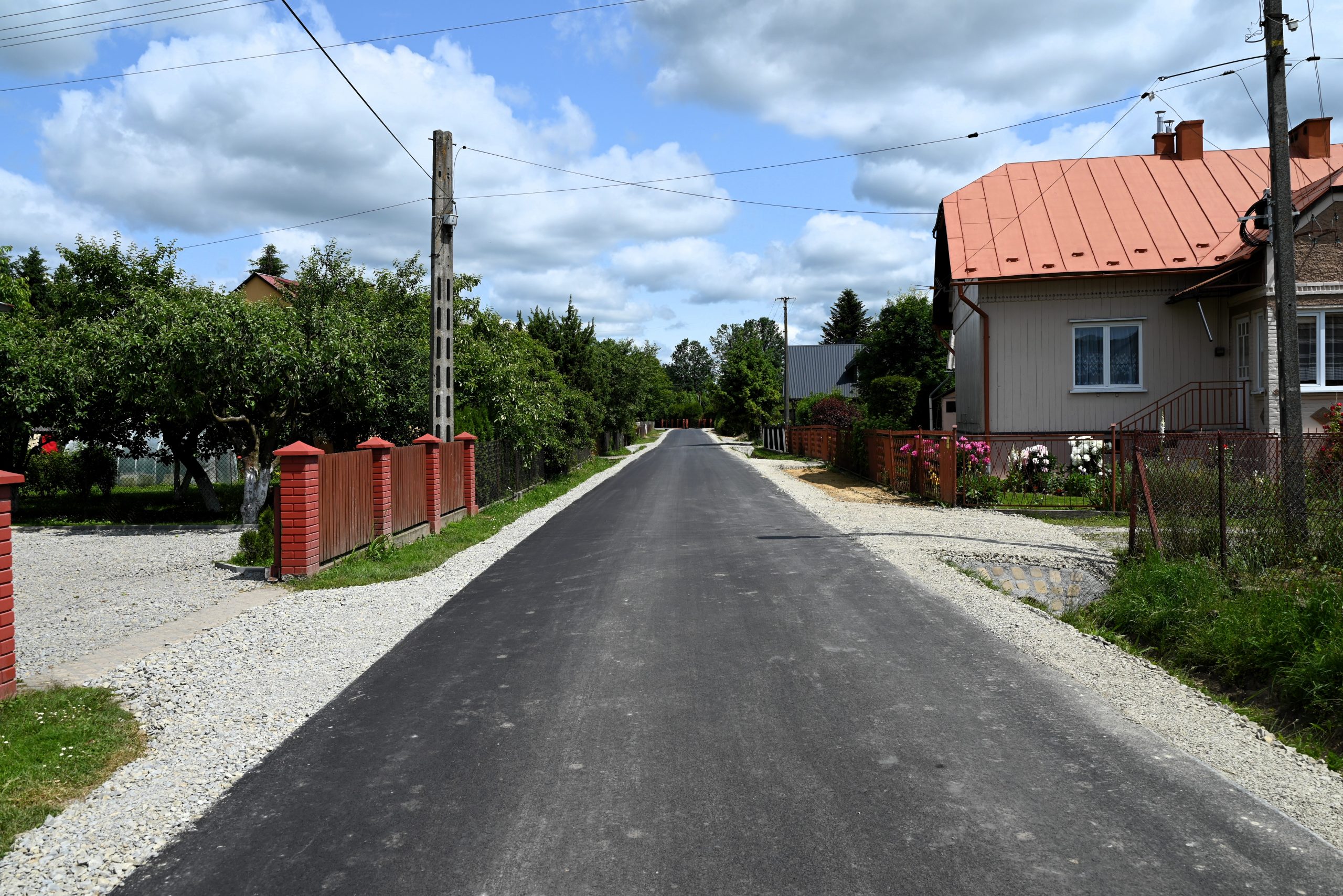 Nowa nawierzchnia drogi w Górkach