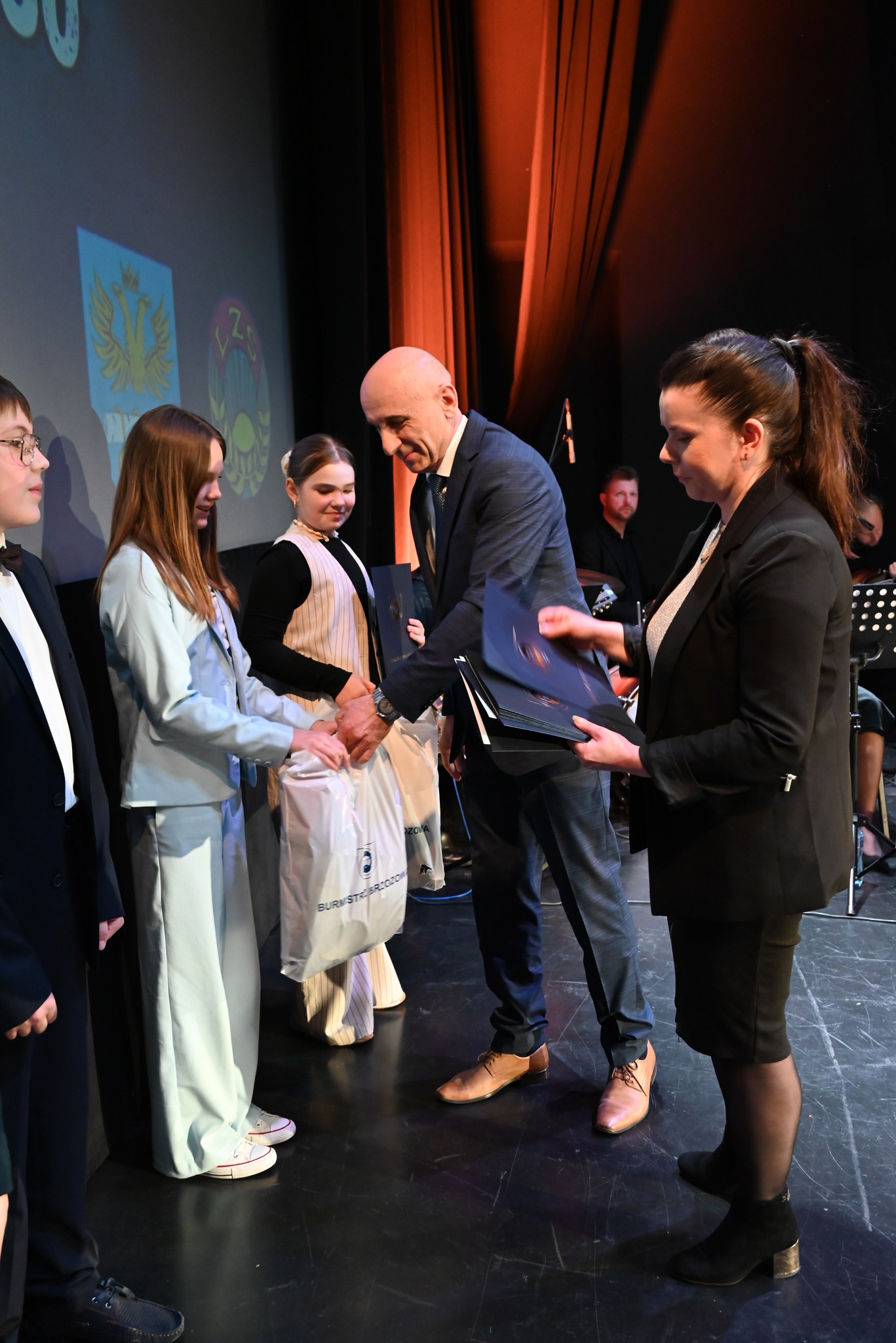 668592623 1418672563632106 8995001402297096010 N