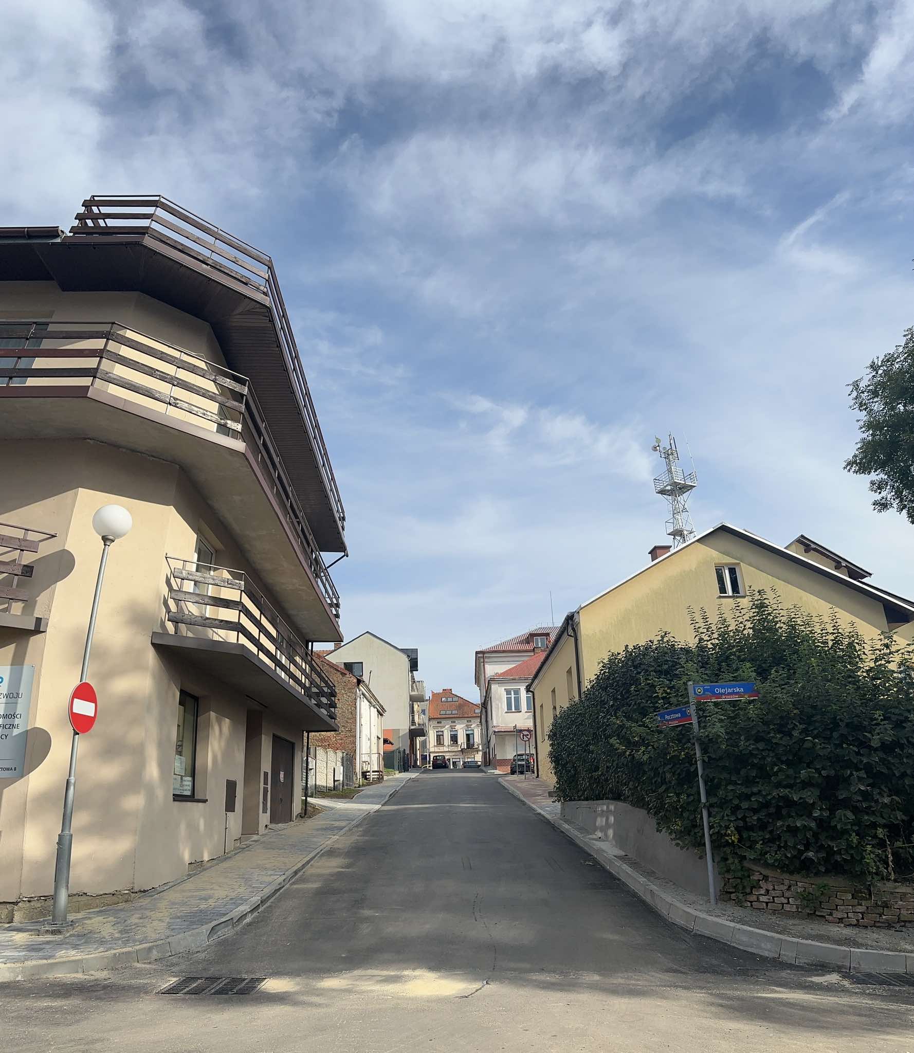 Ulica Pocztowa w Brzozowie już po remoncie. Zmieniła się nie do poznania.