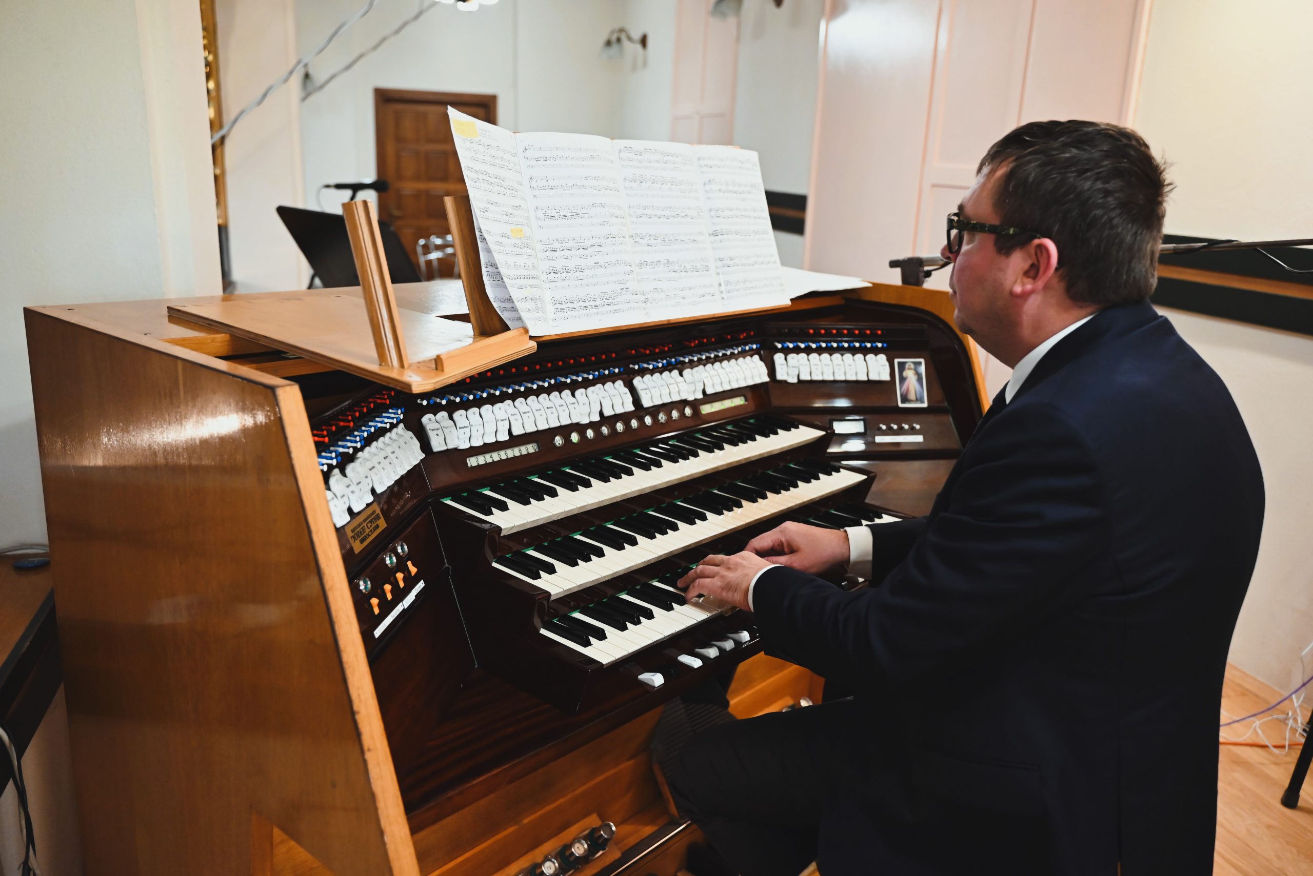 Muzyka, która przemawia ciszą – Festiwal Organowy i Kameralny w Brzozowie