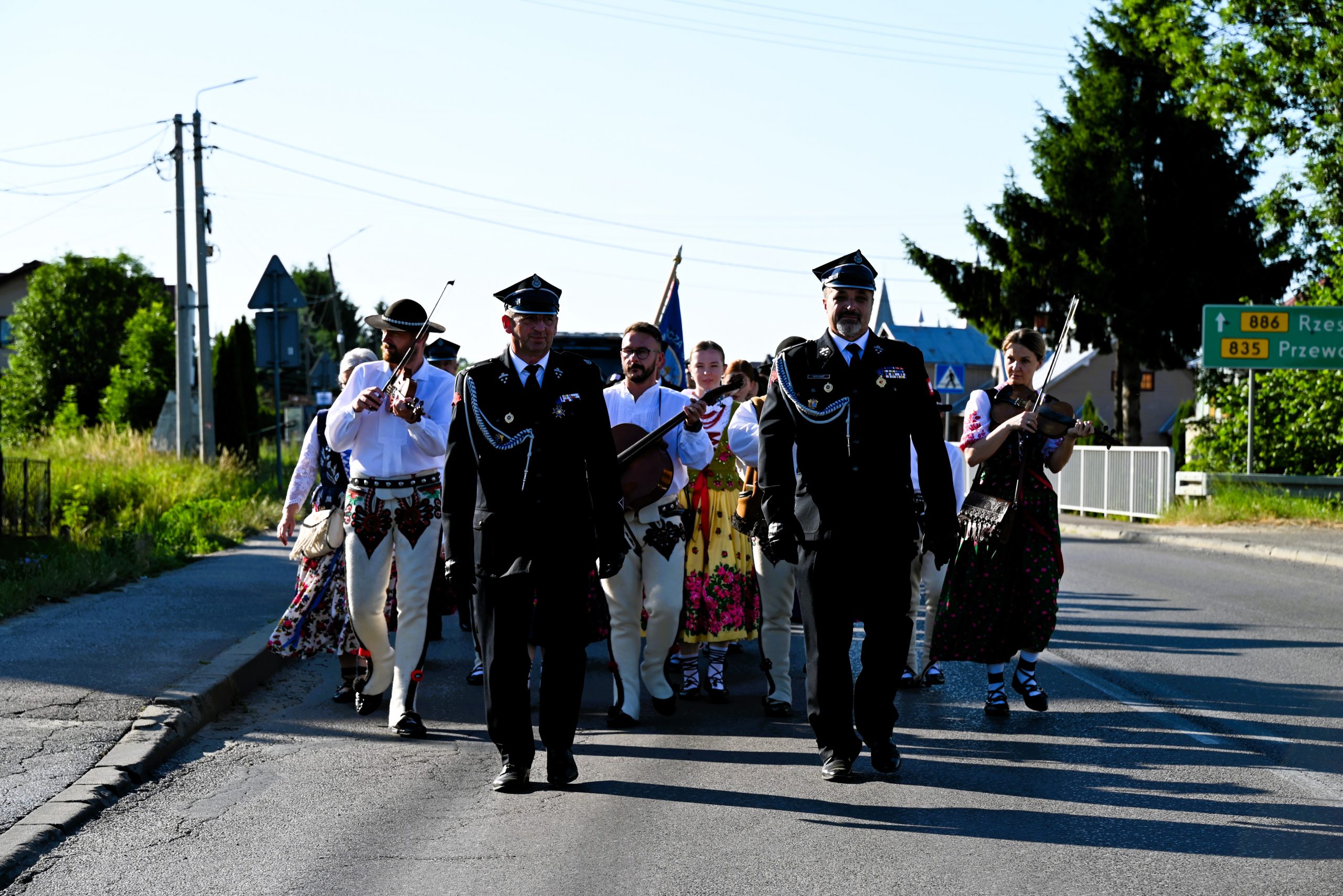 Poświęcenie nowego wozu strażackiego w Grabownicy Starzeńskiej