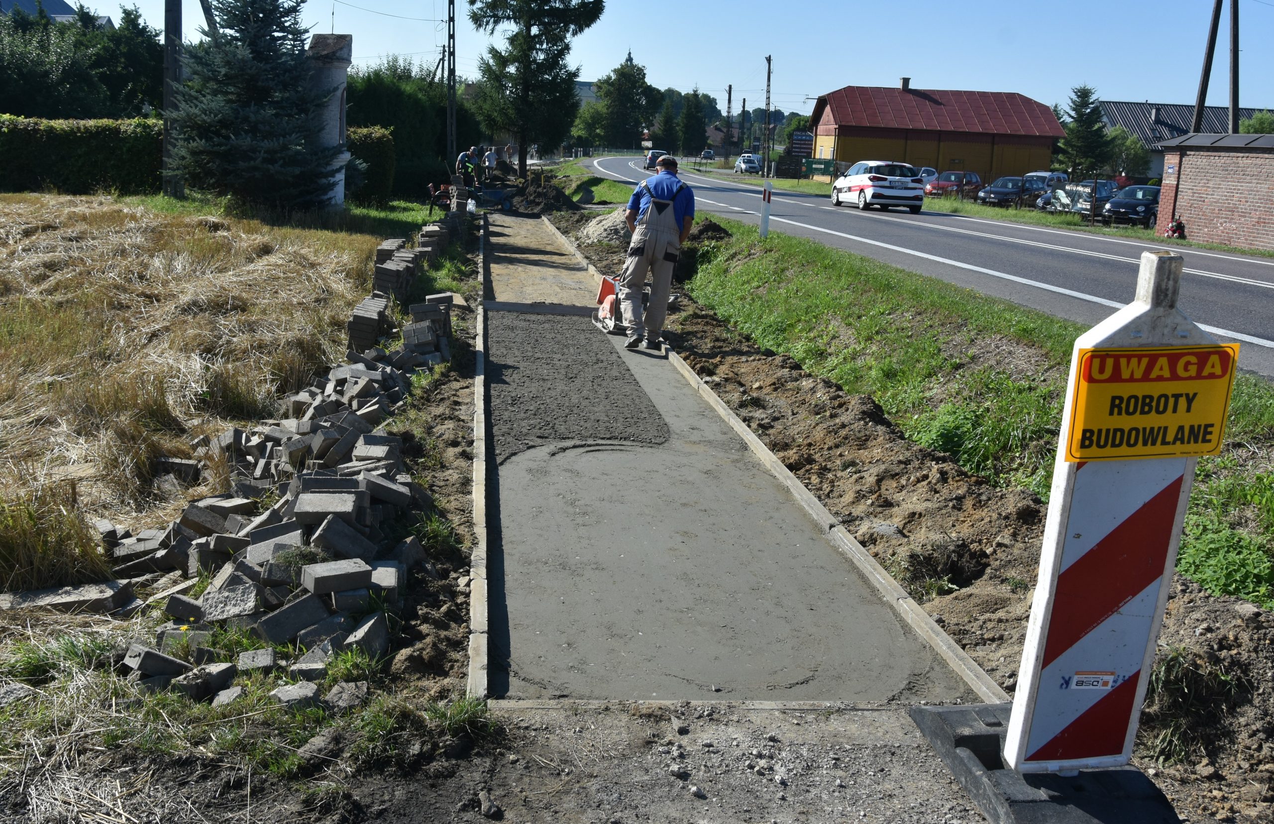 Trwają prace nad remontami i przebudową chodników w Gminie Brzozów
