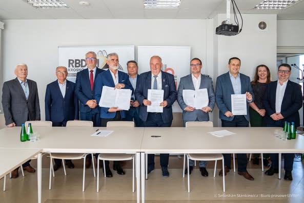 Podpisanie umowy na projekt i budowę ronda w Grabownicy Starzeńskiej