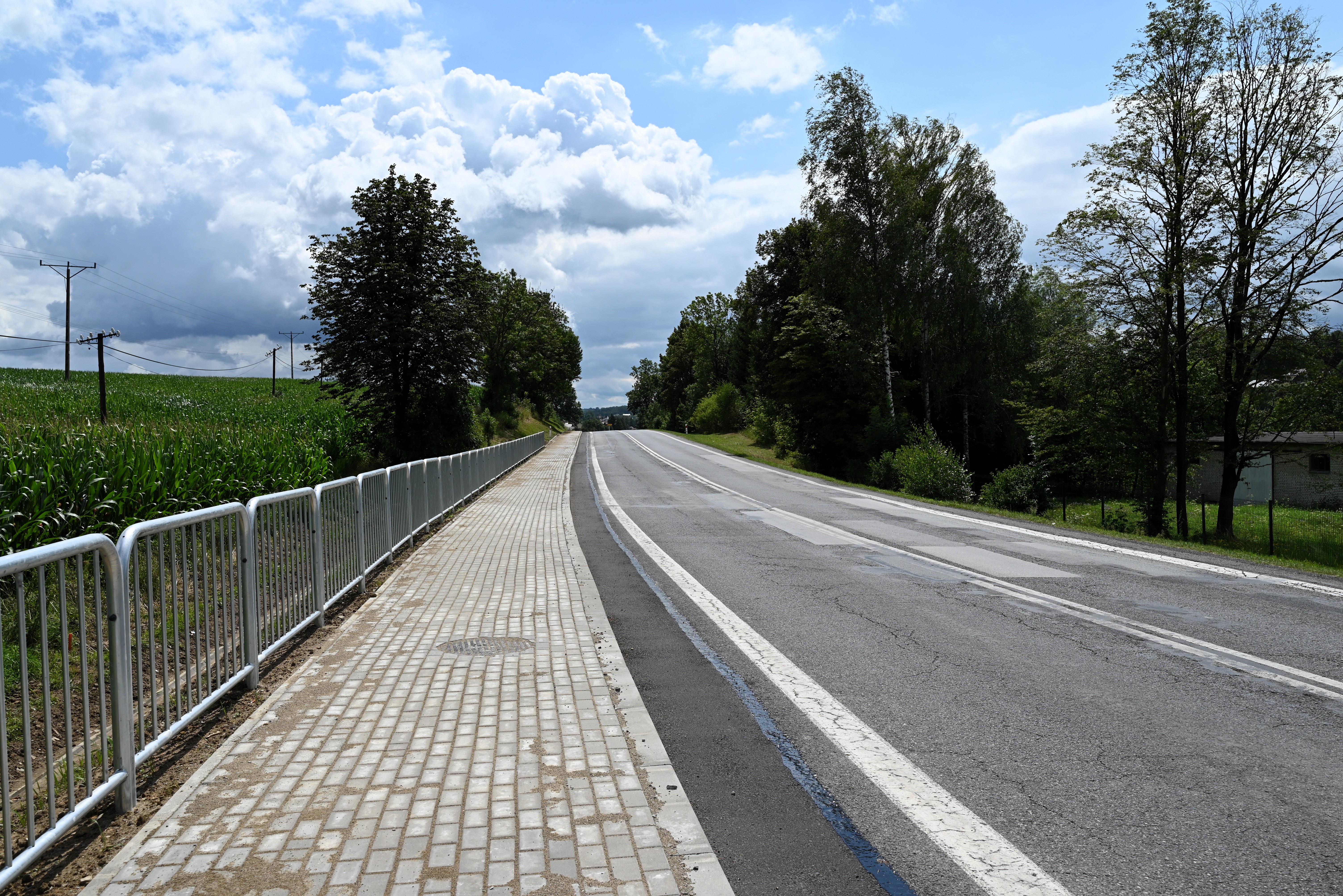 Zakończyły się inwestycje chodnikowe w Grabownicy Starzeńskiej 