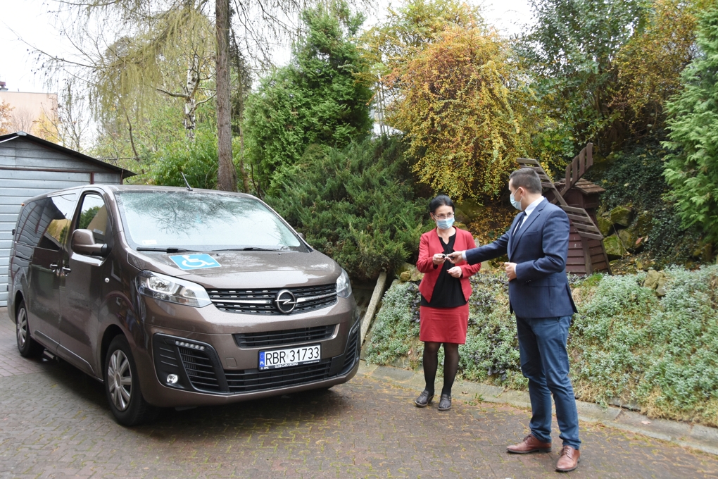 Nowy pojazd dla niepełnosprawnych pasażerów