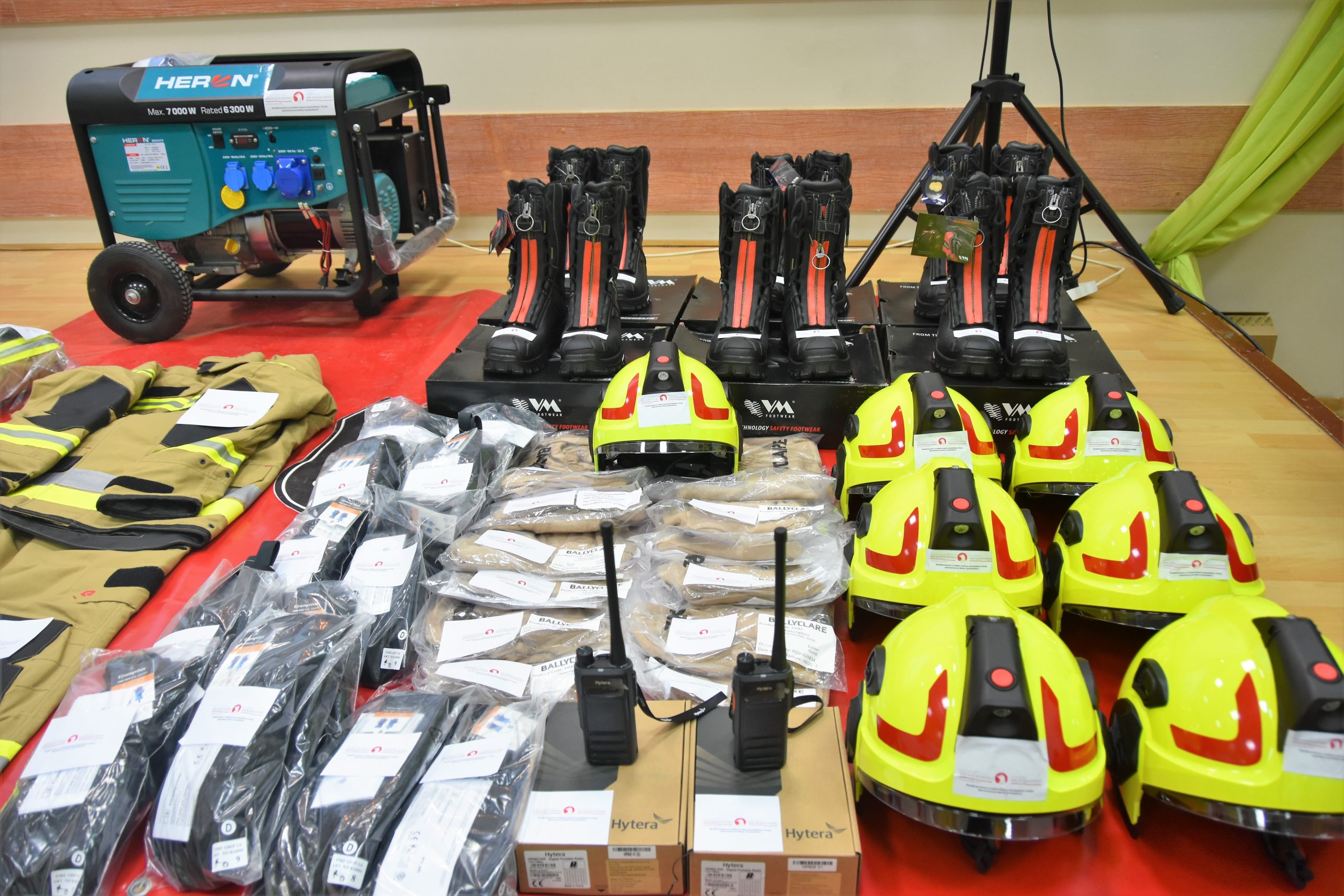 Przekazanie sprzętu ratowniczego oraz wyposażenia osobistego dla OSP Przysietnica