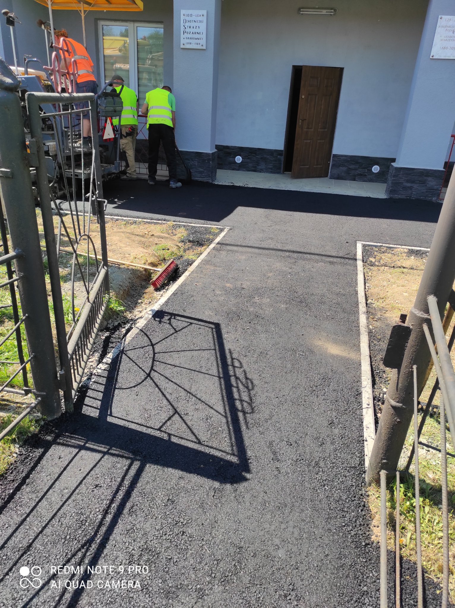 Modernizacja placu przy Domu Strażaka w Grabownicy Starzeńskiej
