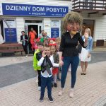 SENIORZY DLA DZIECI, DZIECI DLA SENIORÓW- WSPÓŁPRACA PRZEDSZKOLA SAMORZĄDOWEGO NR 1 W BRZOZOWIE Z DZIENNYM DOMEM POBYTU DAR-MED W BRZOZOWIE