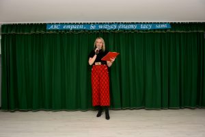 Pani Anna Szajnowska – Jajko dyrektor przedszkola Samorządowego Nr 1 w Brzozowie